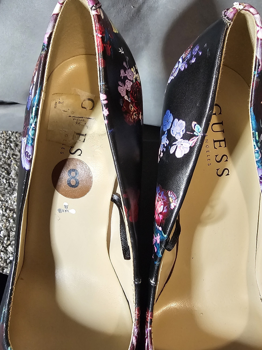 Guess Black Floral Pointed-Toe Heels with Multicolor Blooms - Picture 5 of 8